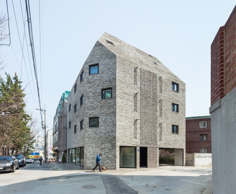 01beyond-the-screen-obba